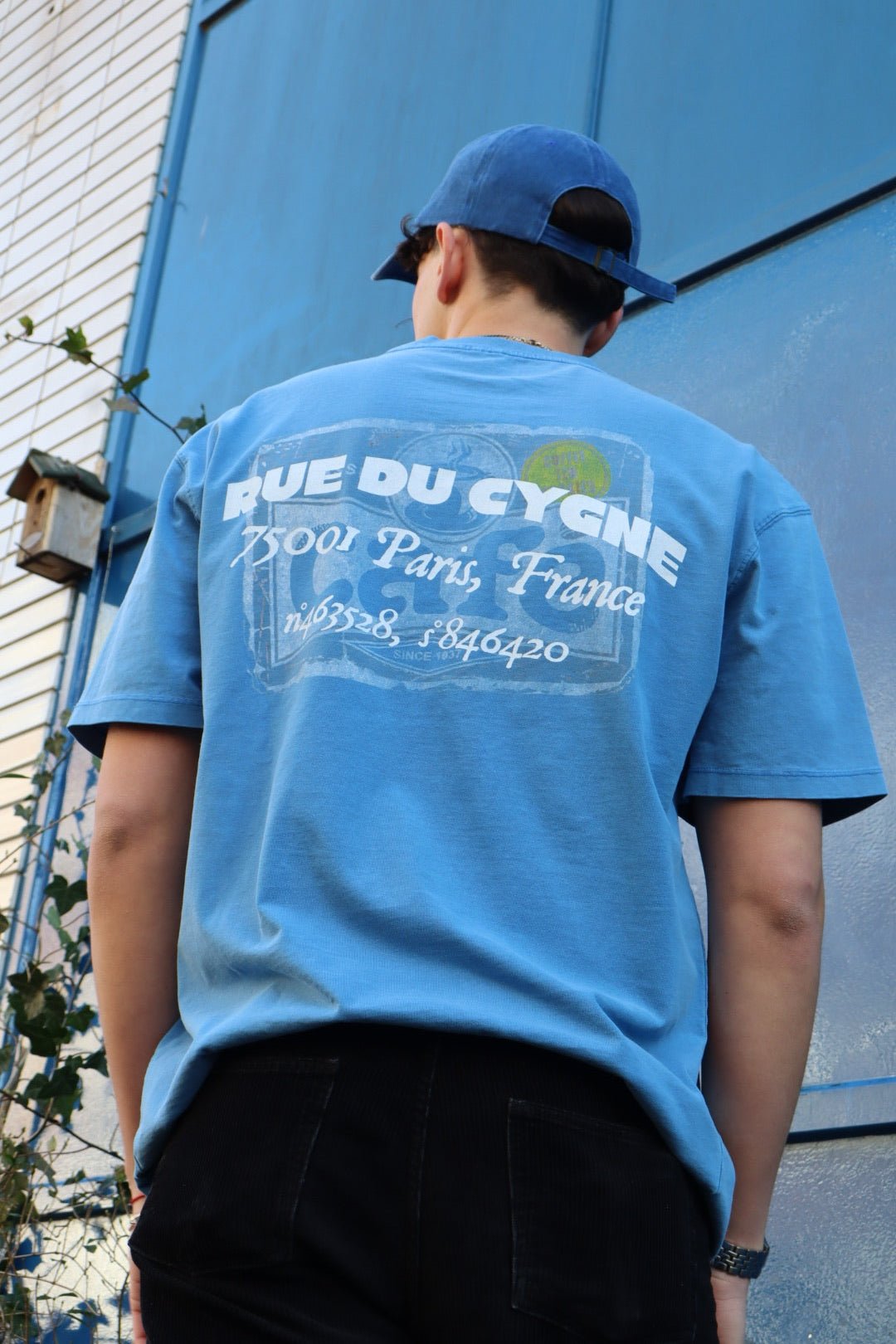 Blue de Café Tee - Maison Du Cygne
