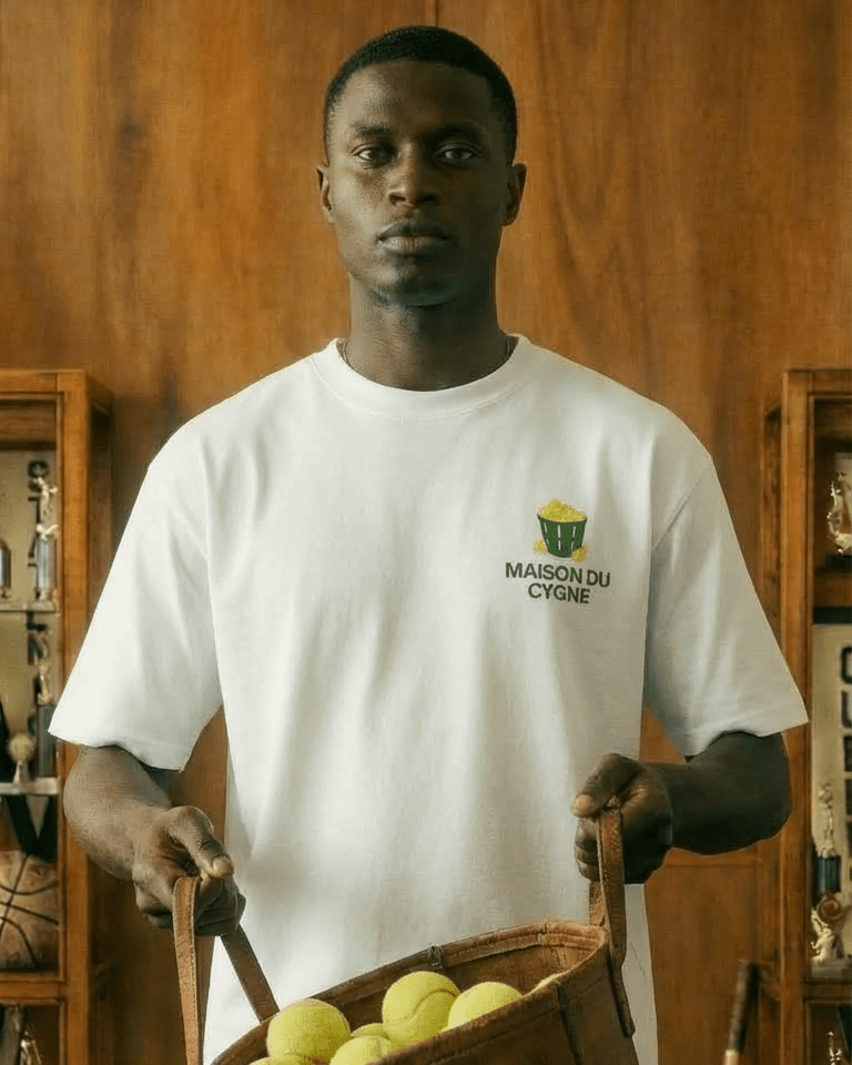 CLUB PRACTICE TEE - Maison Du Cygne