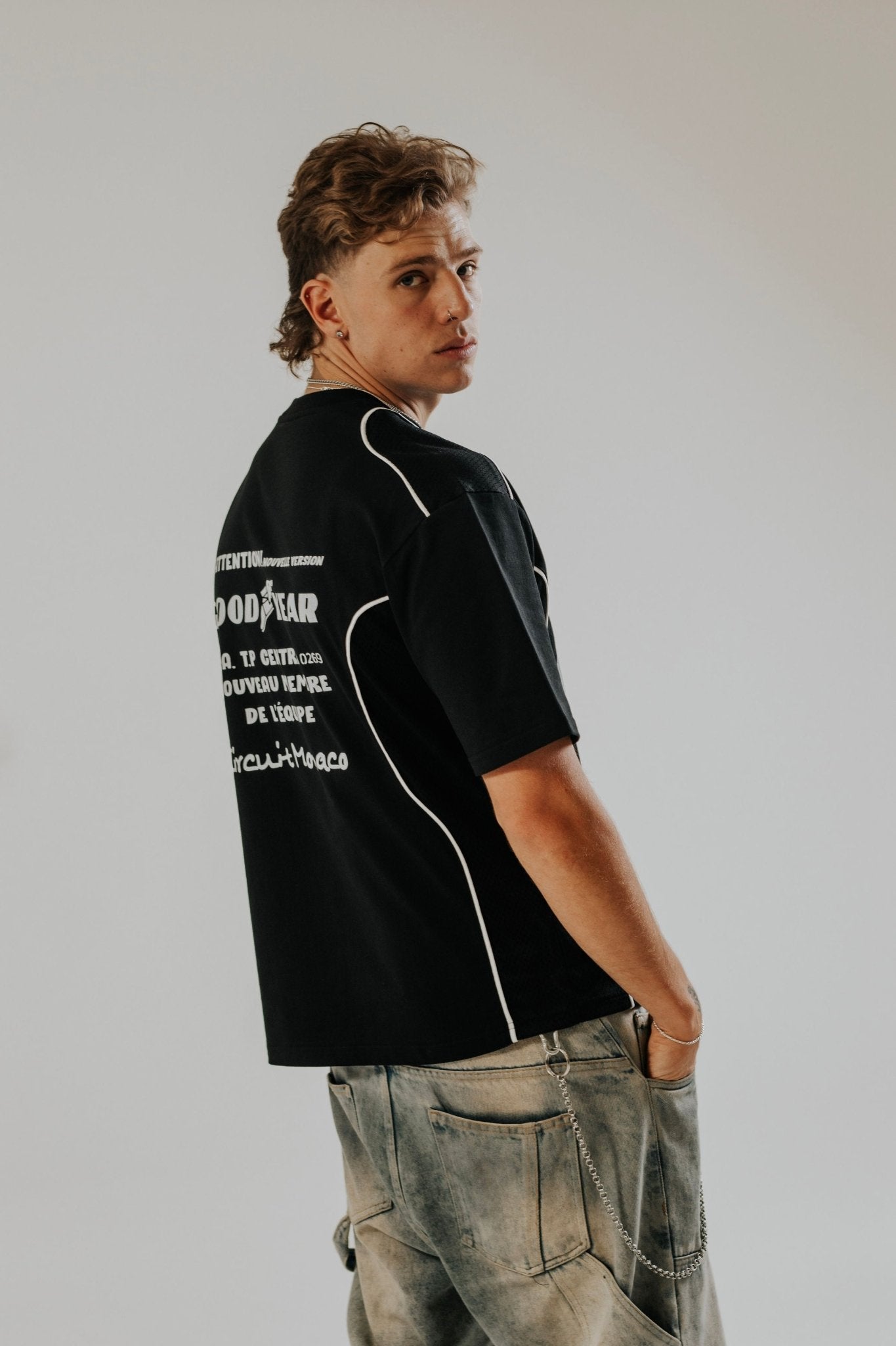 Equipe Maison Varsity Tee - Maison Du Cygne