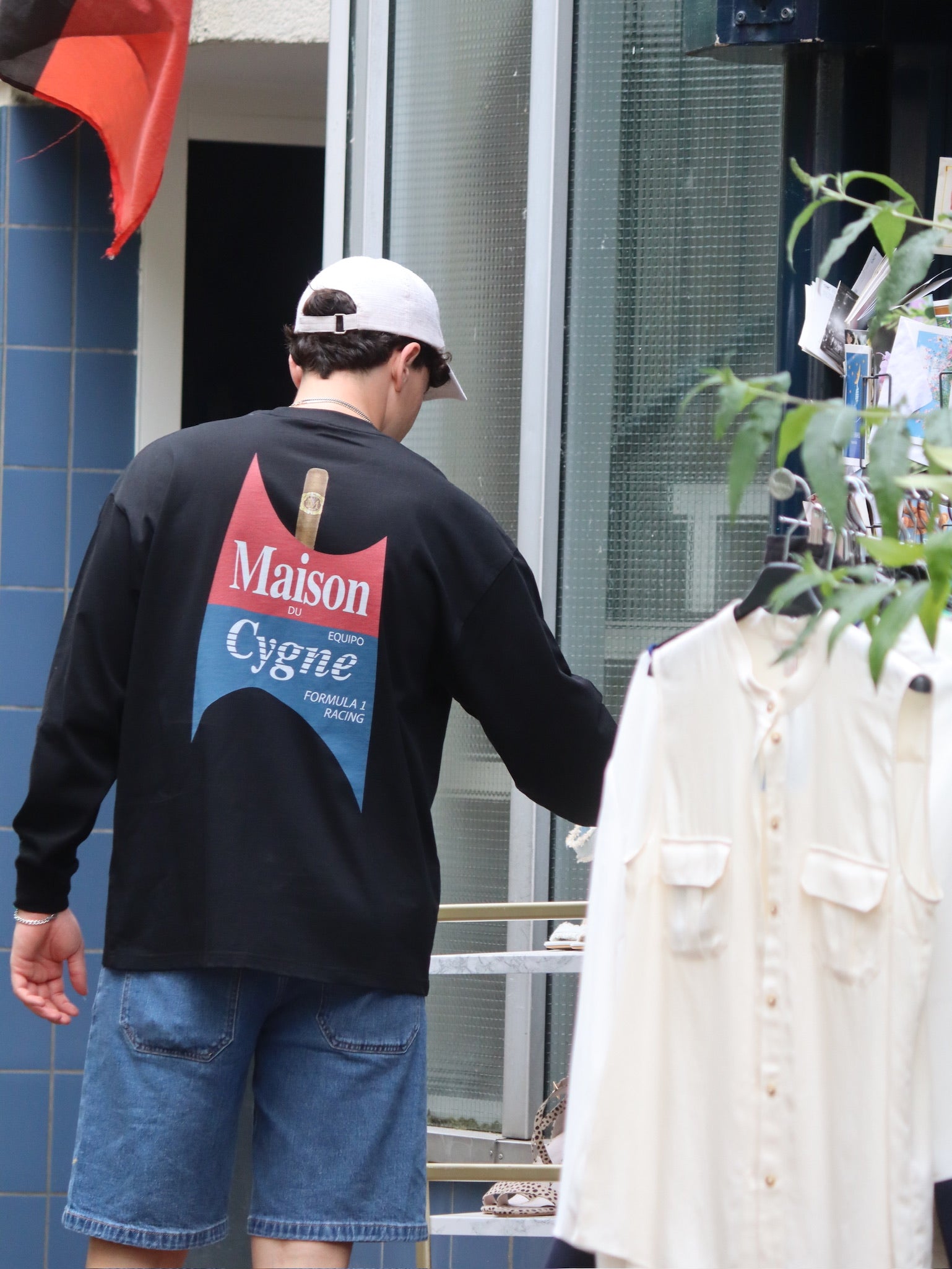 Saint Cendre Long Sleeve Tee - Maison Du Cygne