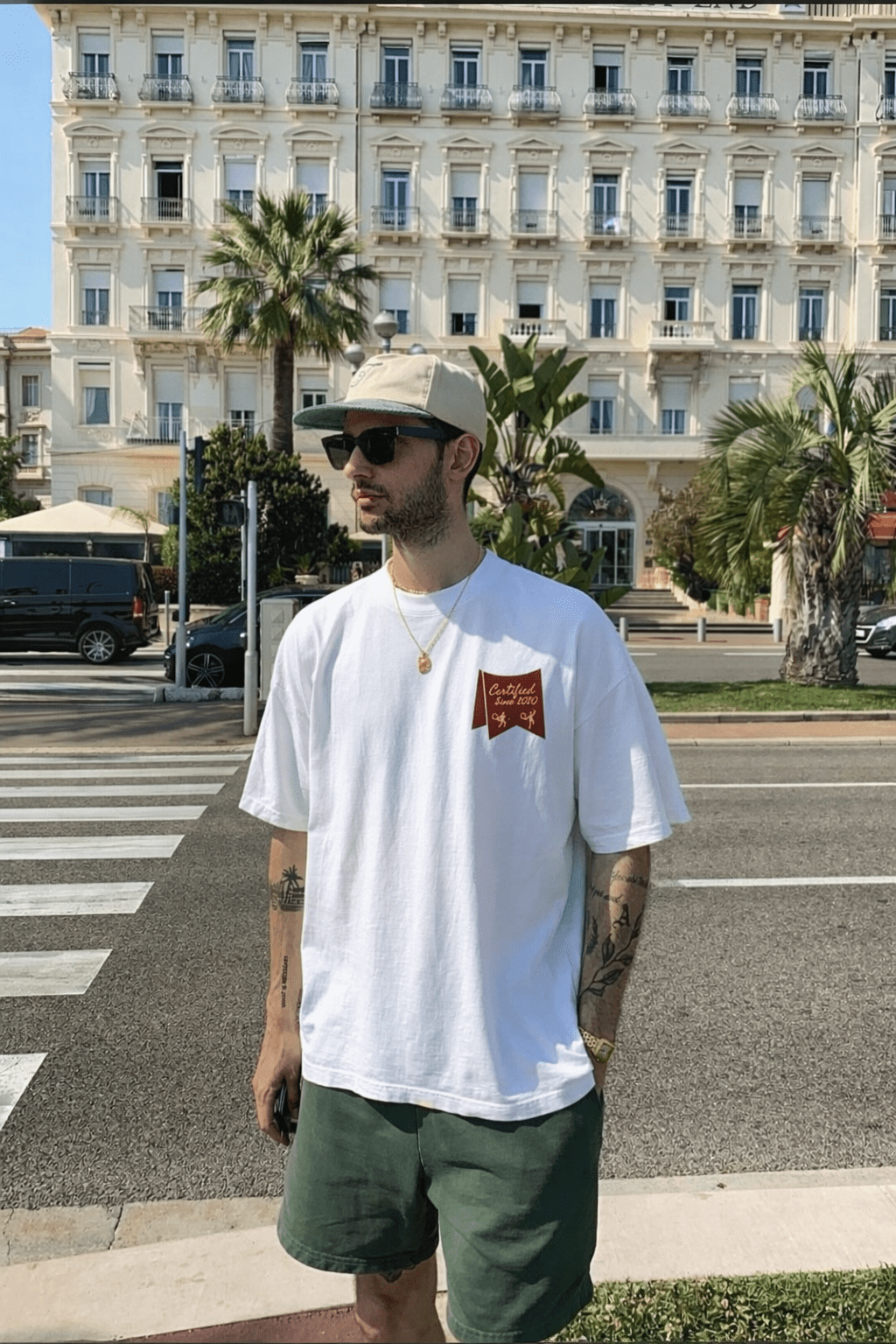 THE RIBBON CLUB TEE - Maison Du Cygne